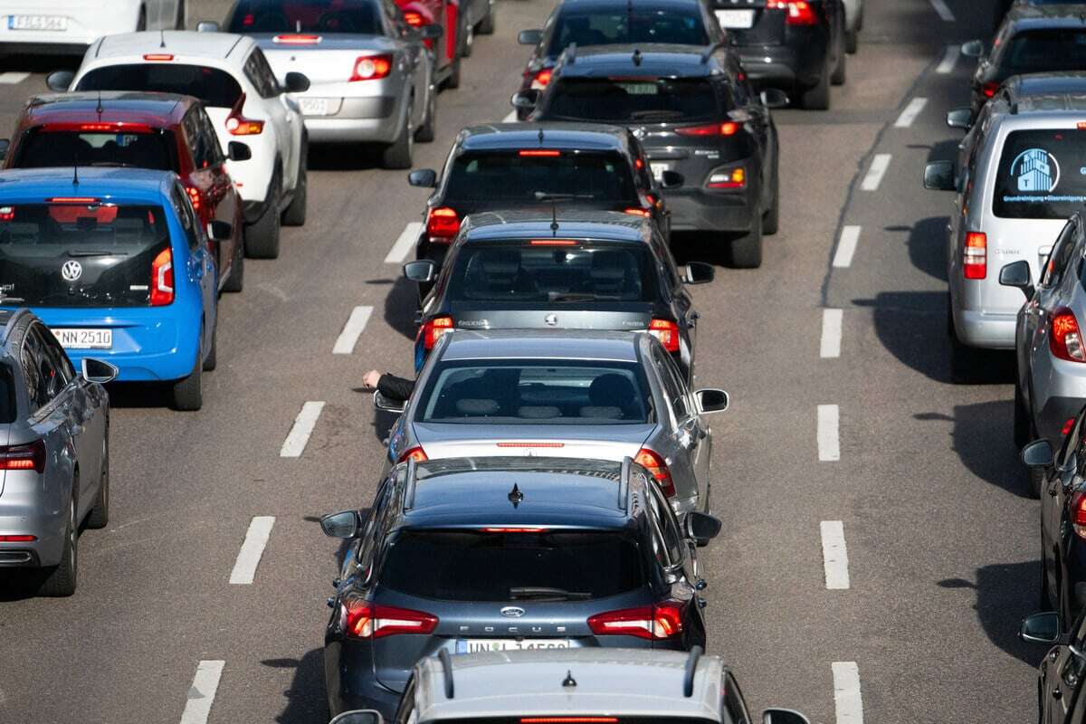 Einsatz auf der A14: Unfall mit mehreren Fahrzeugen