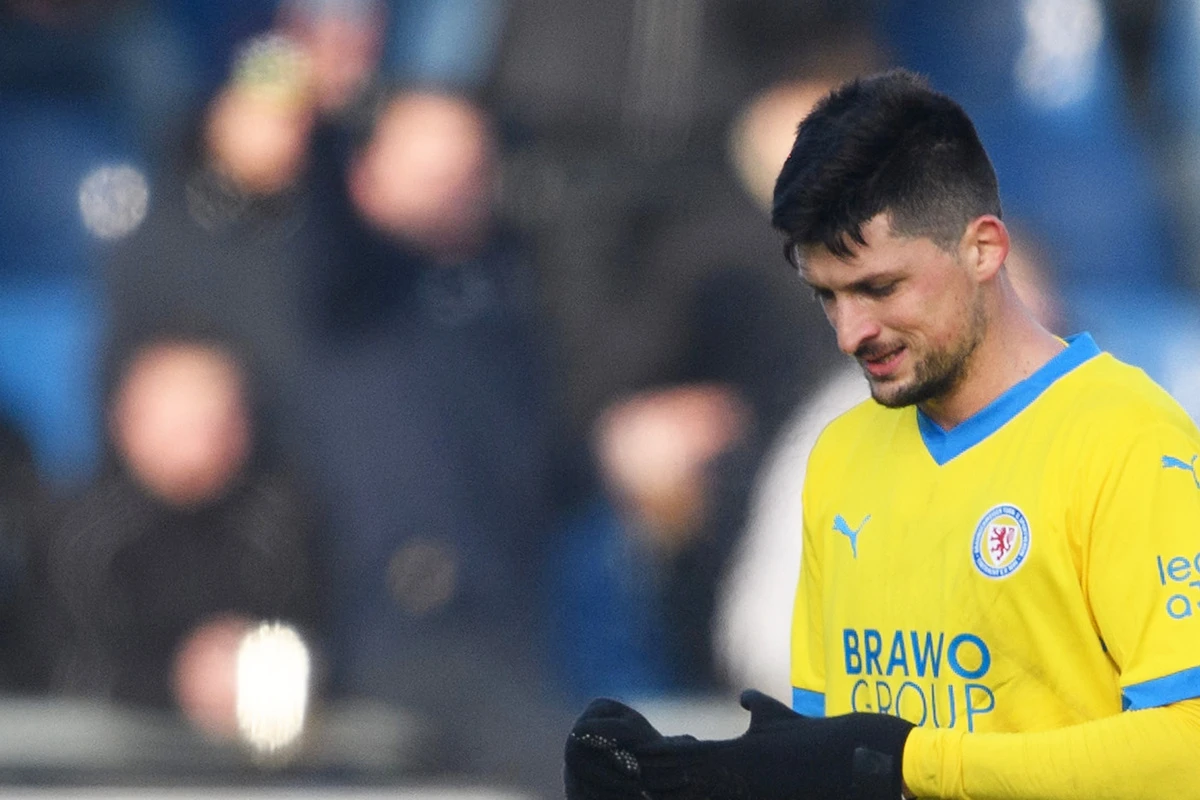 Transfermarkt im Liveticker: Jannis Nikolaou muss sich einen neuen Klub suchen