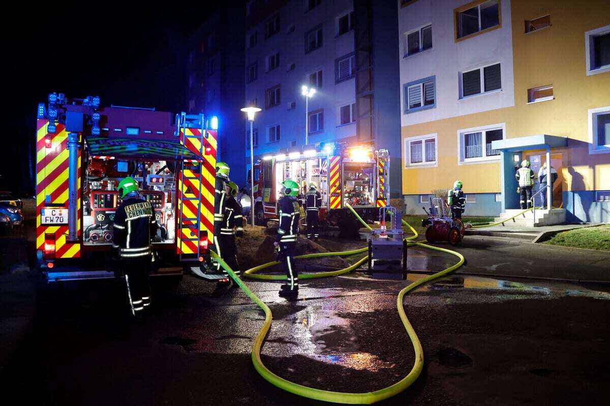 Balkonbrand löst Feuerwehr-Großeinsatz in Chemnitz aus: Ein Bewohner im Krankenhaus