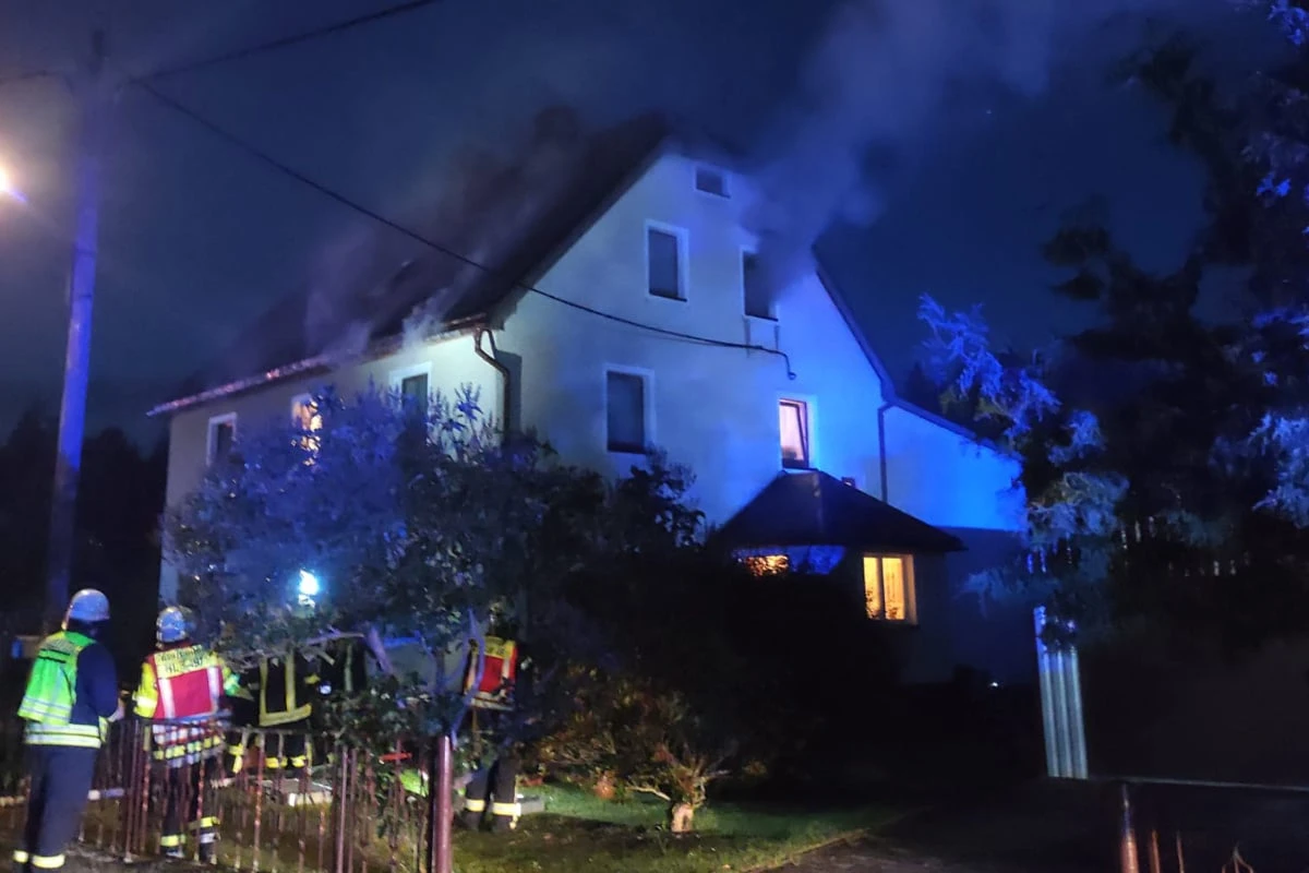 Brand in Wohnhaus im Erzgebirge: Eine Person schwer verletzt