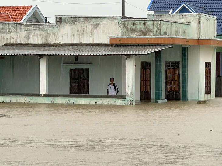 Vùng áp thấp ở nam Biển Đông cùng không khí lạnh sắp gây mưa lớn ở miền Trung