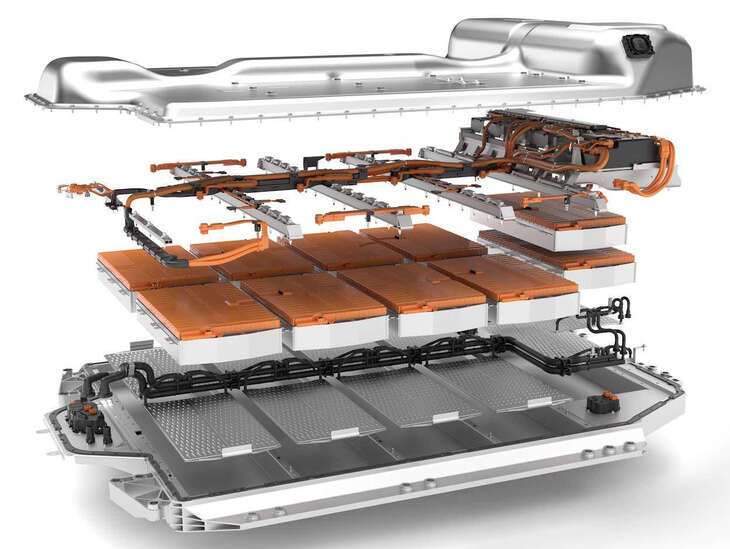 Giá xe điện có thể bằng xe xăng từ 2026, giá pin giảm cao nhất lịch sử trong năm qua