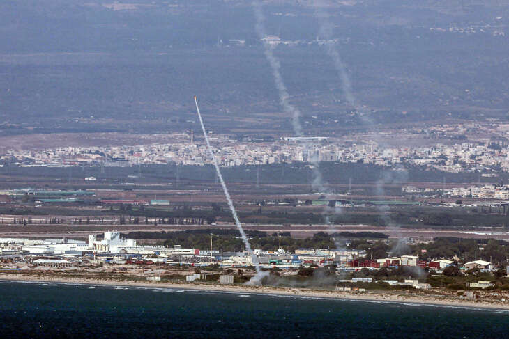 Tên lửa Hezbollah bay tới Tel Aviv, chuyện gì xảy ra với hệ thống Vòm Sắt của Israel?