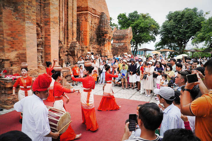 'Du khách đến Khánh Hòa khó kiếm quán ăn địa phương chất lượng'