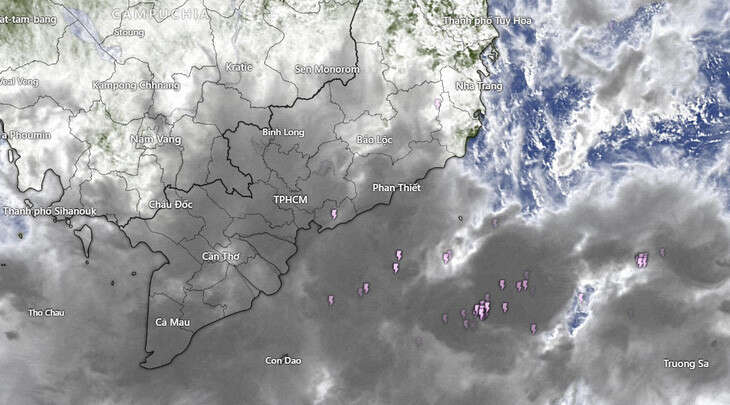Mây dông từ biển kéo vào, TP.HCM sắp có mưa nhiều nơi
