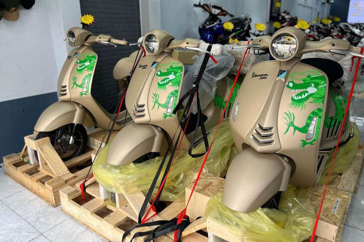 Vespa 946 Dragon 125cc về Việt Nam: Giá 'mềm' hơn 100 triệu, vẫn ngang SUV hạng B