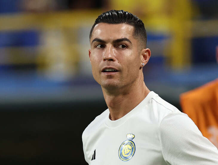 Cristiano Ronaldo bị trọng tài nói 'khó tính và háo thắng'