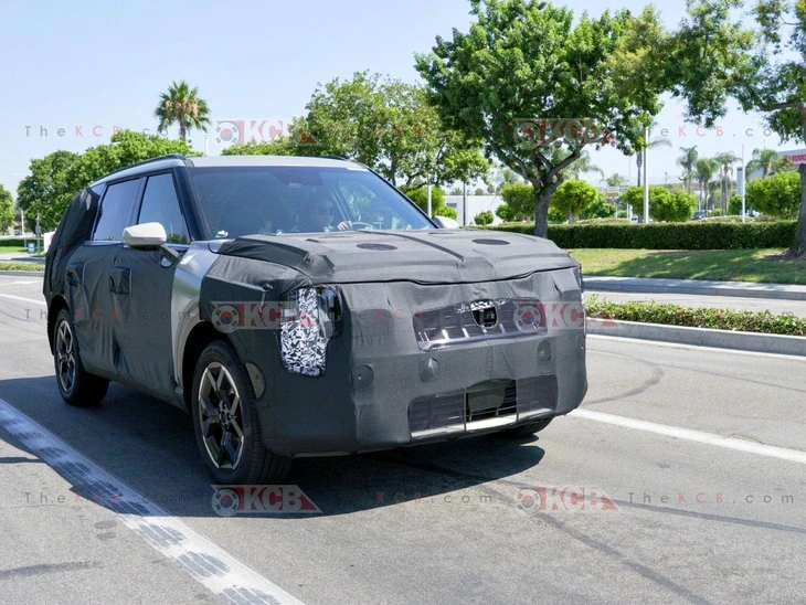 Kia Telluride đời mới lần đầu lộ nội thất: Màn hình ngày càng to