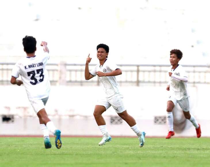 Con trai Quang Hải ghi bàn ở Giải U19 quốc gia