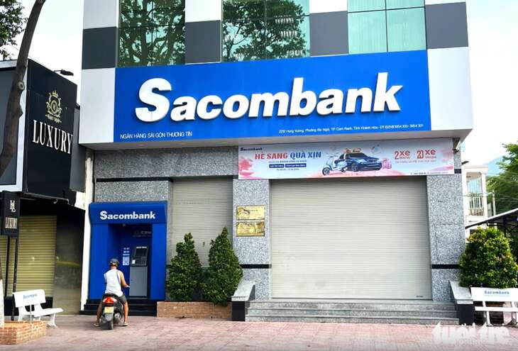 Vì sao tạm ngừng phiên tòa xét xử vụ khách hàng đòi 46,9 tỉ đồng tiền gửi tại Sacombank?