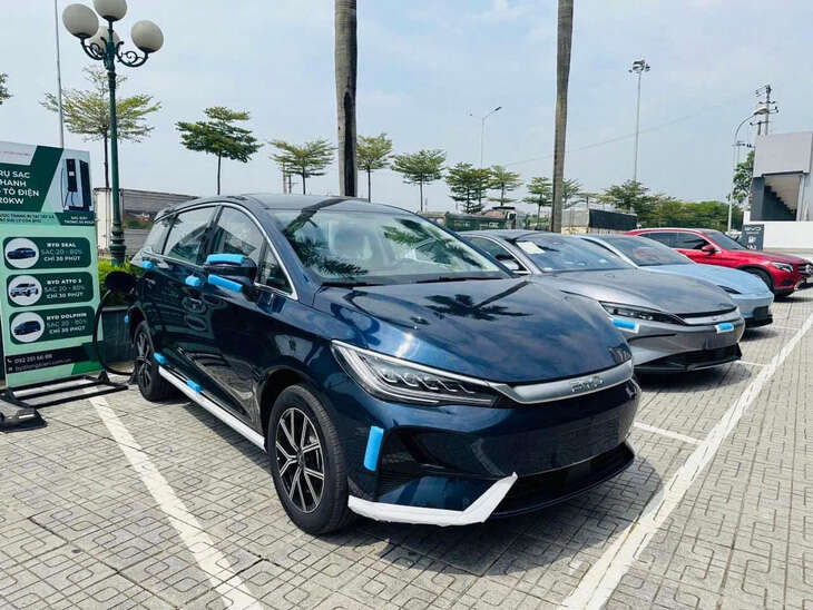 BYD tung thêm dòng xe lai xăng-điện, VinFast hé lộ mẫu xe mới 'tí hon'