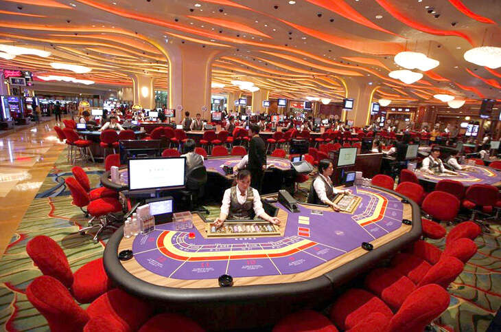 Đề xuất kéo dài thời gian thí điểm cho người Việt Nam vào chơi casino