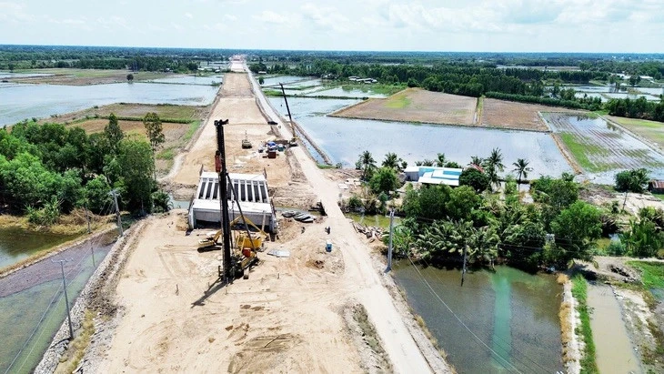 Geleximco ‘gây sốc’ với đề xuất lo đủ cát đắp nền cao tốc trên cả nước