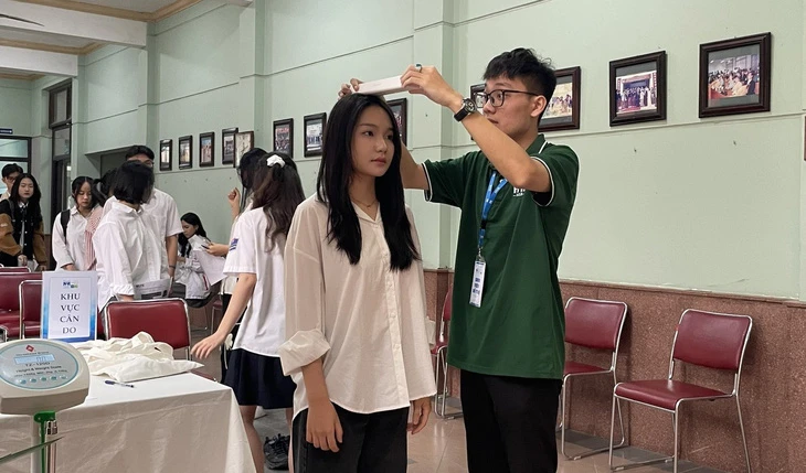 Trườngbỏ tiêu chí chiều cao 3/4 ngành khi xét tuyển