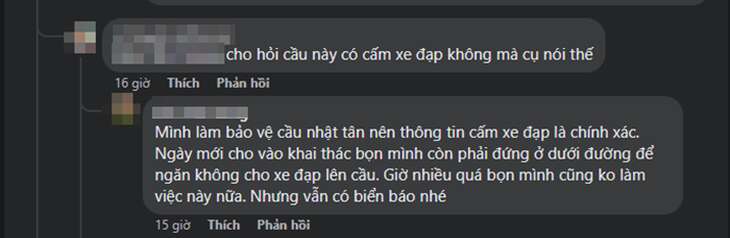 Xe máy húc xe đạp dàn hàng ngang trên cầu Nhật Tân