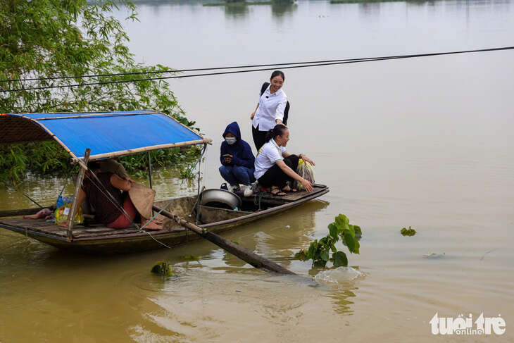 Thời tiết hôm nay 15-9: Bắc Bộ nắng nhưng lũ vẫn rút chậm, nhiều nơi còn sạt lở