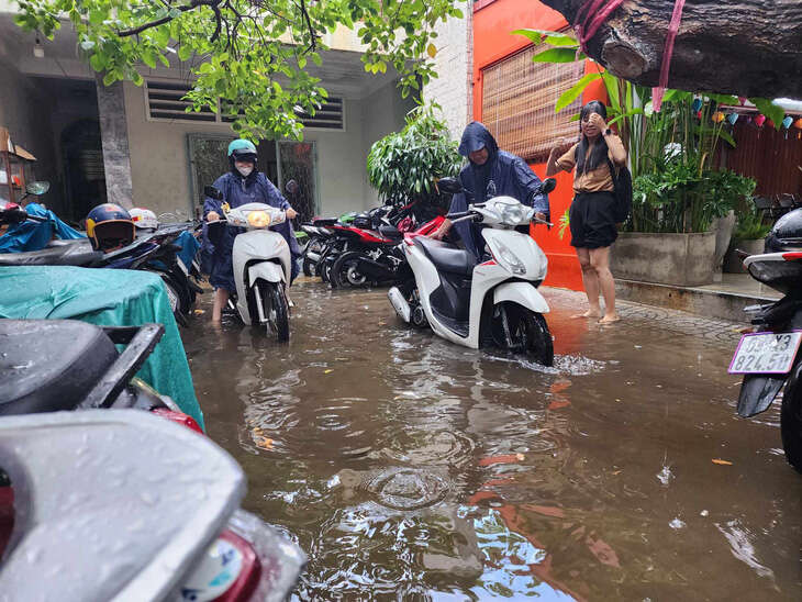 Thời tiết hôm nay 15-10: Mưa to ở nhiều nơi trên cả nước