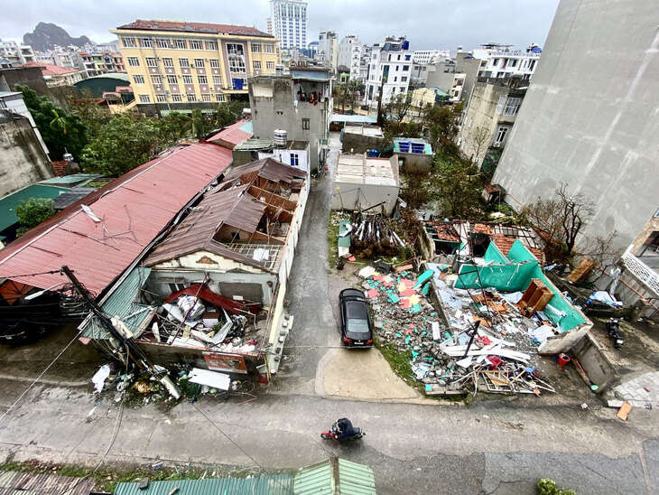 Mưa bão, sạt lở đất làm 336 người chết và mất tích, hơn 200.000 nhà dân thiệt hại, ngập lụt