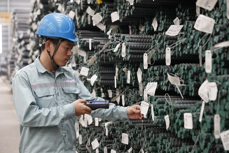Thép xây dựng tiêu thụ mạnh, đại lý tăng nhập hàng mới