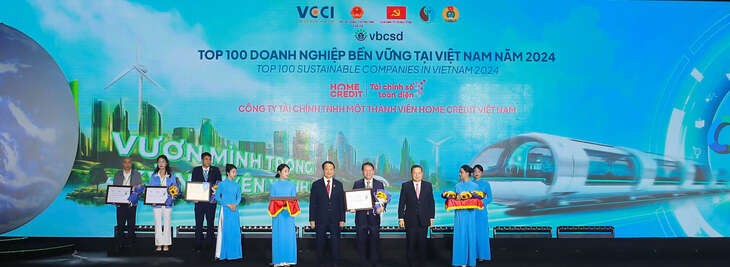 Home Credit tiếp tục được vinh danh trong top 100 Doanh nghiệp bền vững