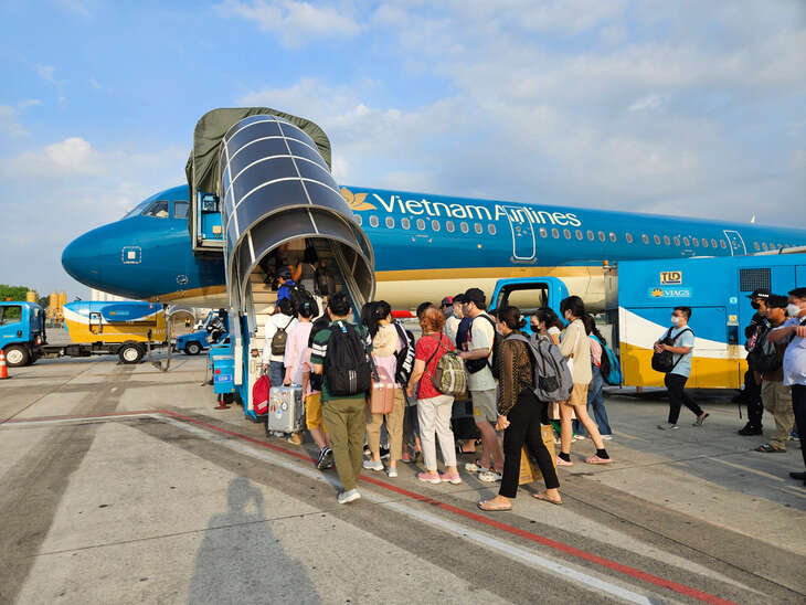 Vietnam Airlines Group mở bán 1,5 triệu vé máy bay dịp Tết Nguyên đán 2025