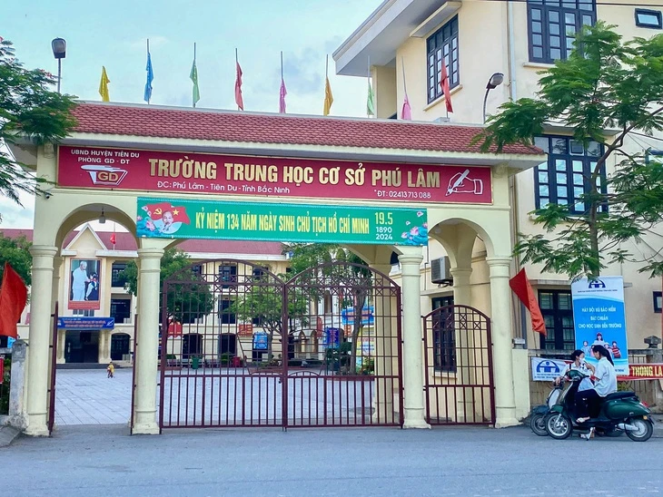 Phụ huynh tố trường cho con ký nhận nhưng không phát tiền thưởng, sự việc ra sao?
