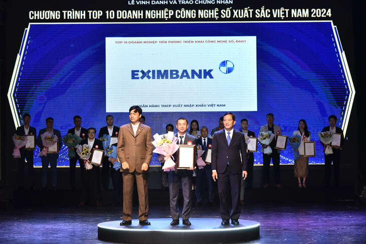 Eximbank lọt top 10 tiên phong triển khai công nghệ số, đổi mới sáng tạo