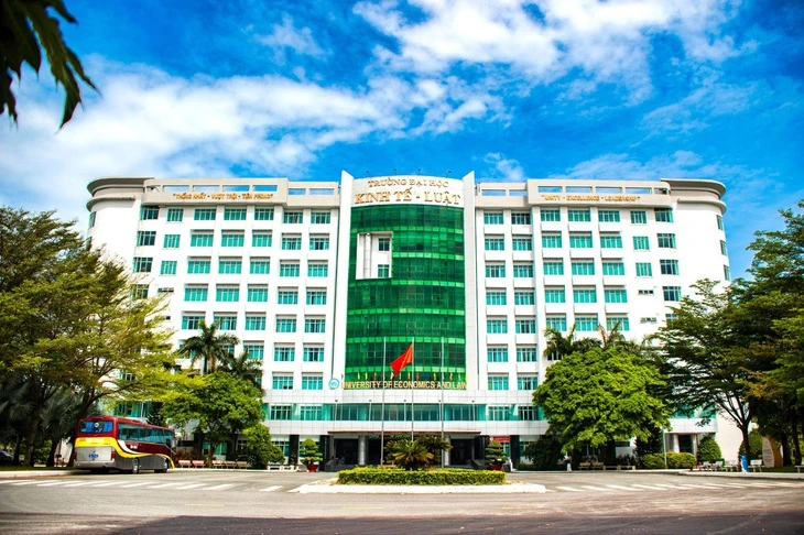 Nâng cao năng lực cạnh tranh với tấm bằng thạc sĩ, tiến sĩ