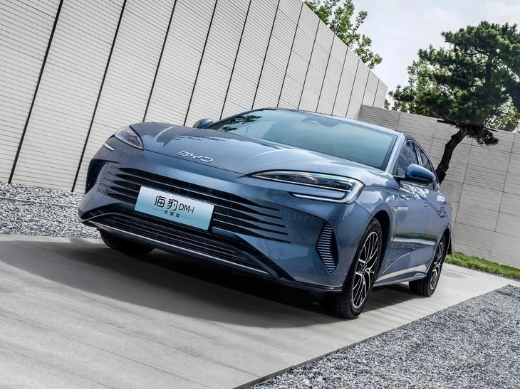 Nhiều xe hybrid tới Việt Nam, có xe chỉ tốn từ 1 lít xăng/100 km