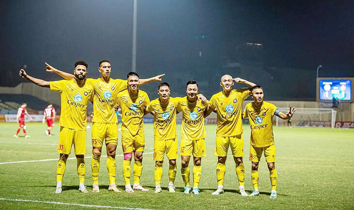 Vòng 10 V-League 2024 - 2025: Tâm điểm sân Thanh Hóa