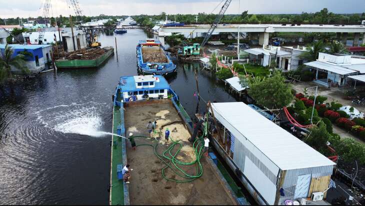 Cao tốc Hậu Giang - Cà Mau đã dùng khoảng 450.000 m3 cát biển