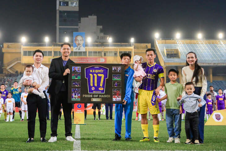 CLB Hà Nội vươn lên top 3 V-League sau 6 trận không thua