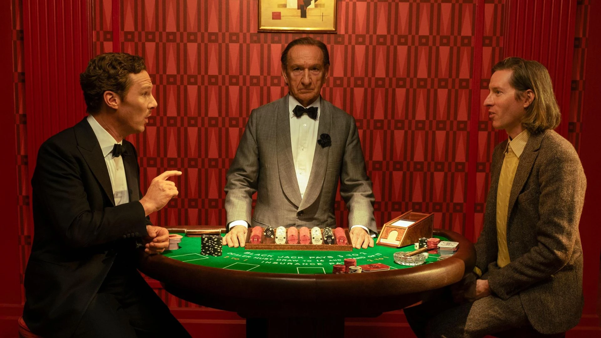 La trama fenicia, una deliziosa fantasia vintage: così Wes Anderson ha ritrovato la fede