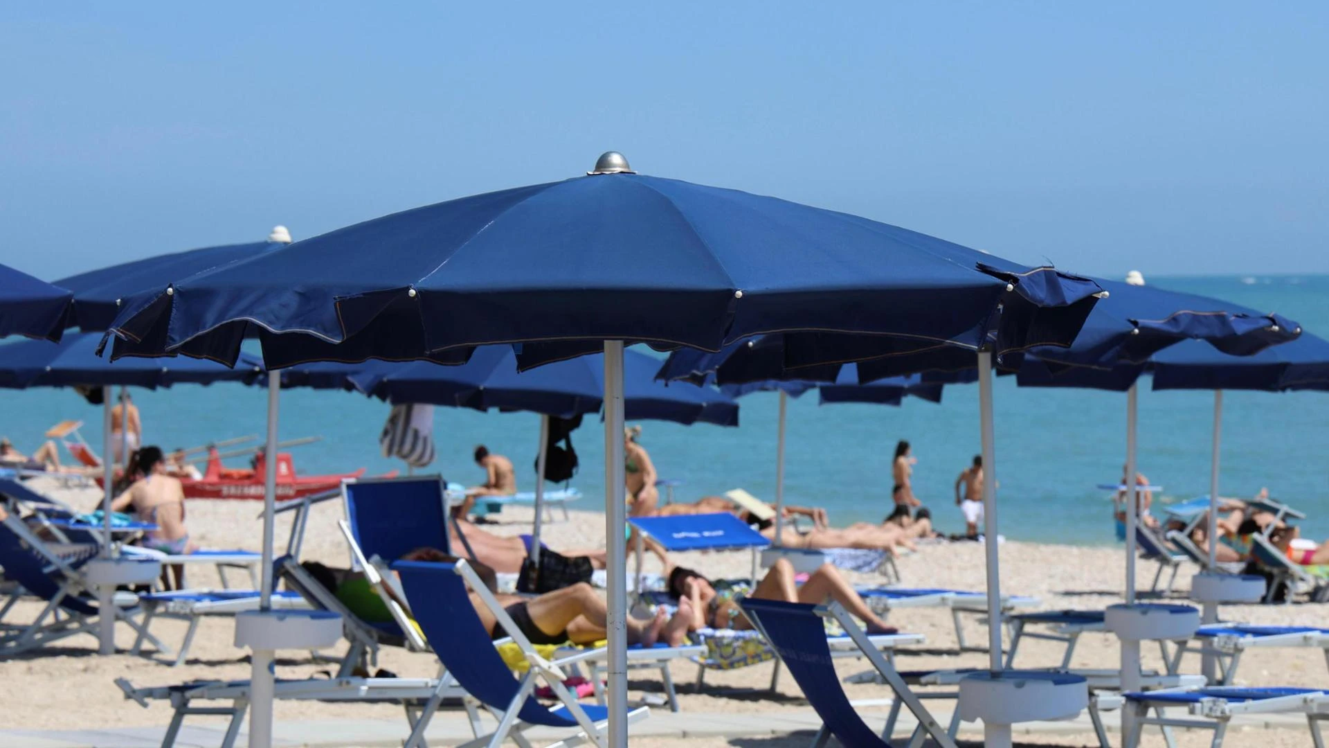 Corte dei conti: sui balneari basta proroghe e massima attenzione alle infiltrazioni