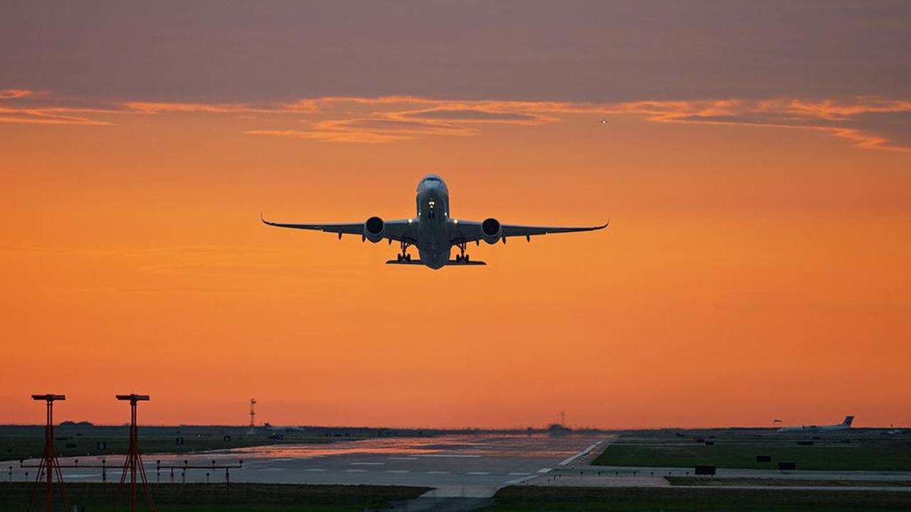 Il primo aereo alimentato a liquami umani: sarà questa l’alternativa “ecologica” per i viaggi del futuro?