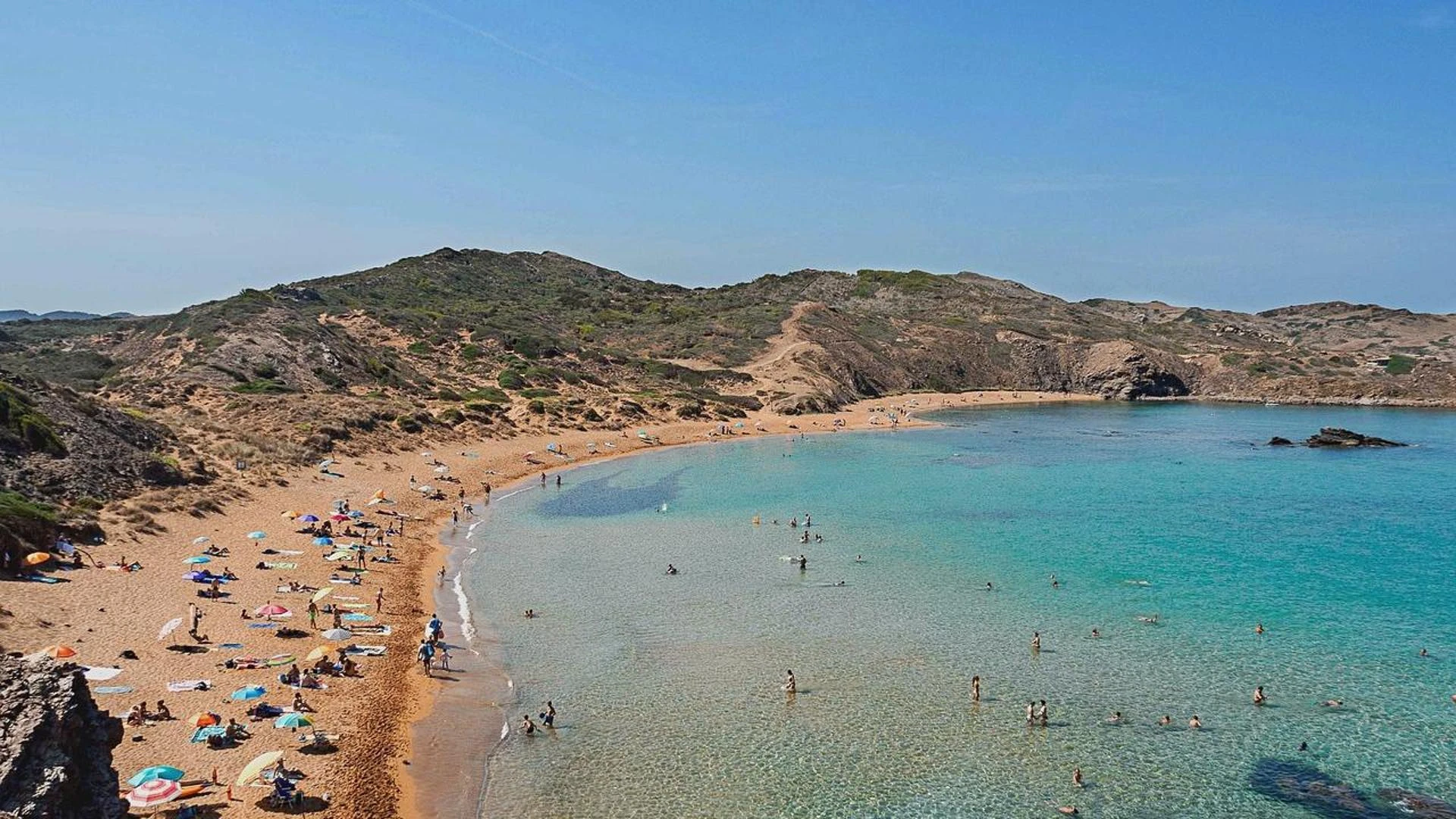 Isole Baleari, overdose di Vitamina D: 16 persone ricoverate. Quali rischi si sottovalutano?