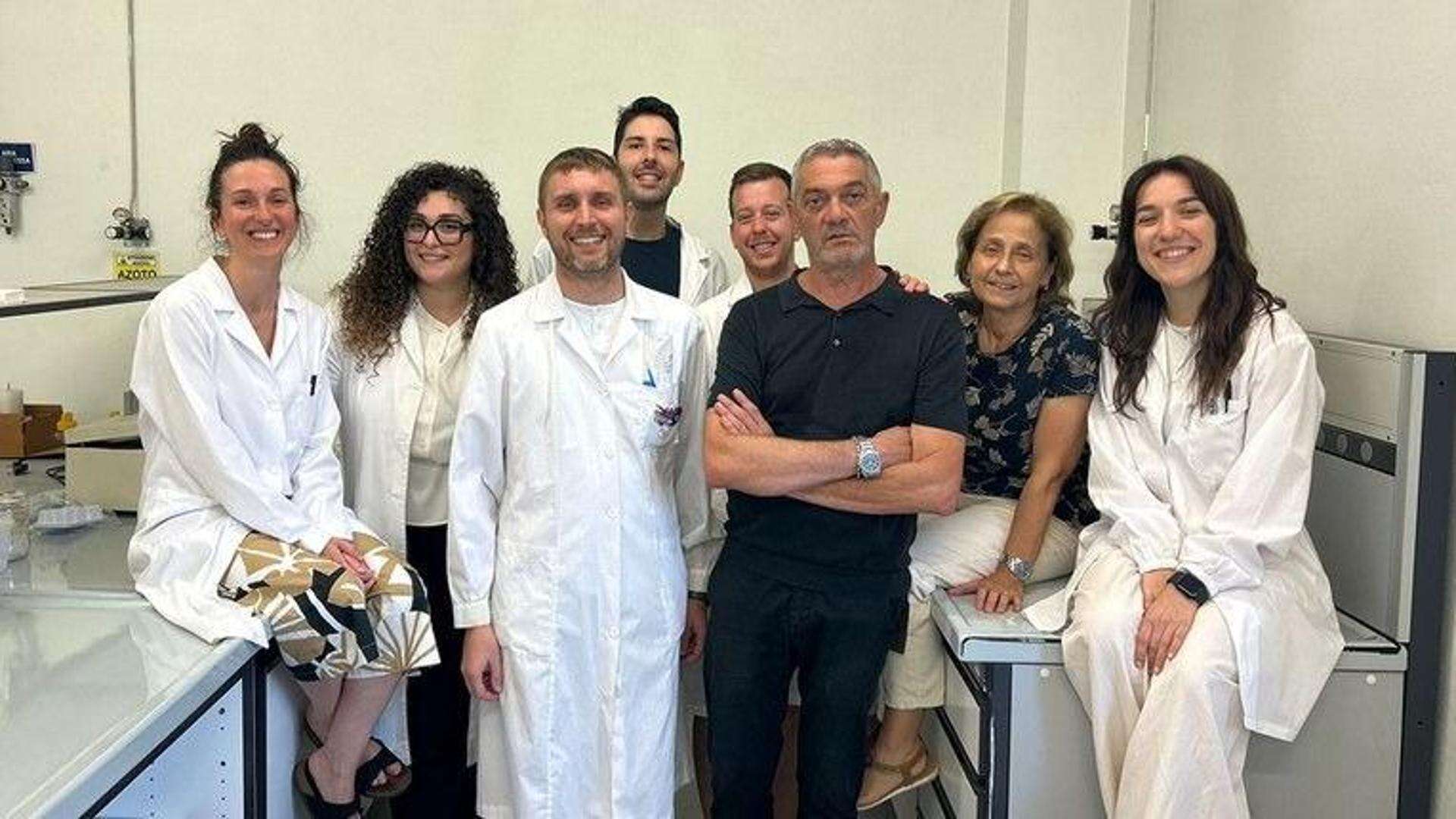 Covid, studio dell’Università di Ferrara: nuove strategie per migliore efficacia dei vaccini sugli anziani