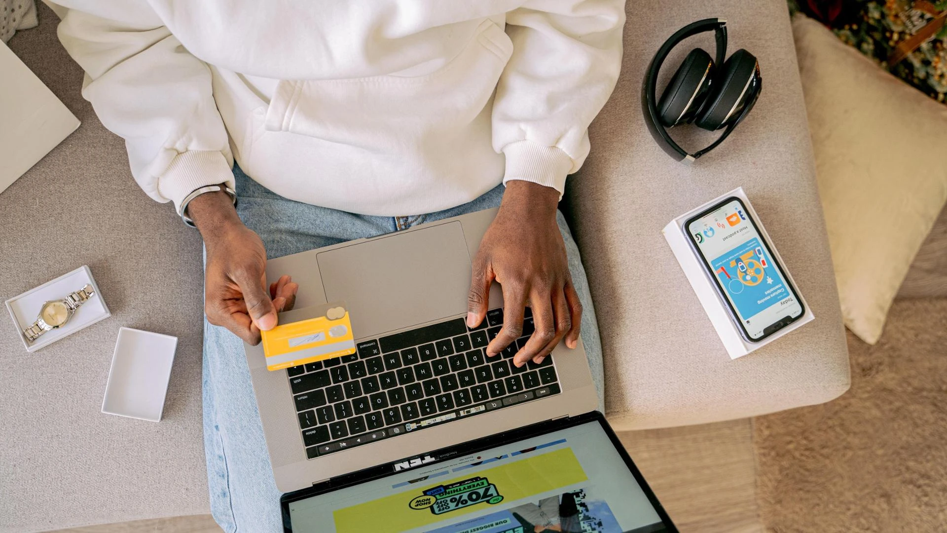 Acquisti online, dal 19 giugno per il recesso basterà un clic