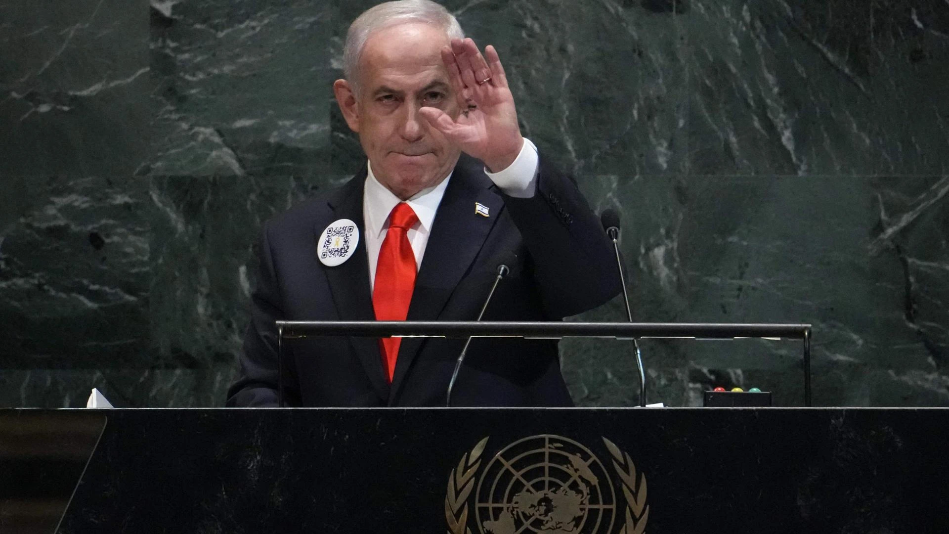 Netanyahu show nell'aula vuota all'Onu: “Non mi fermo”. Fischiato nega il genocidio e la fame