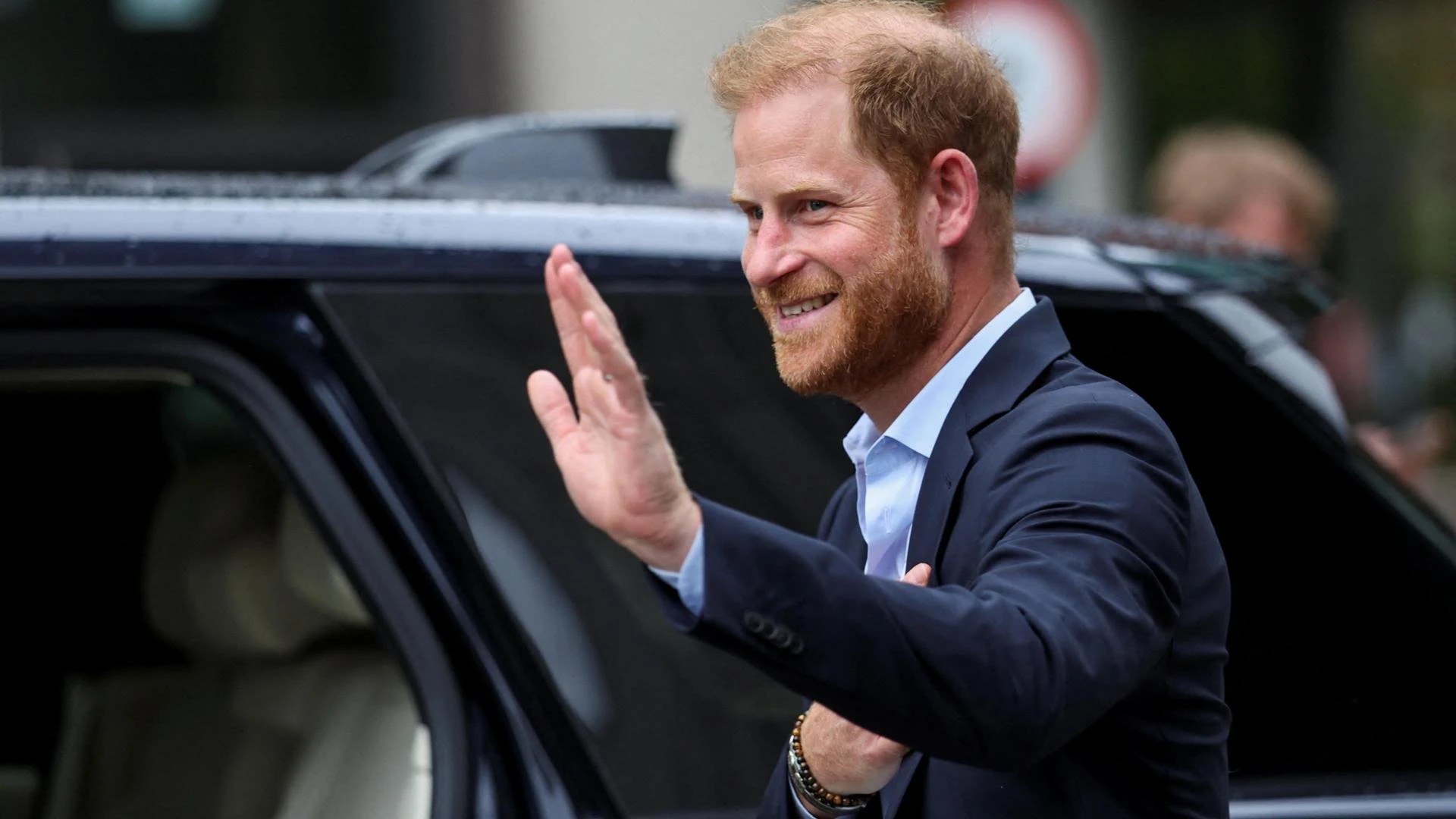 Disgelo tra Harry e Carlo, il principe sarà ospite del re a Buckingham Palace