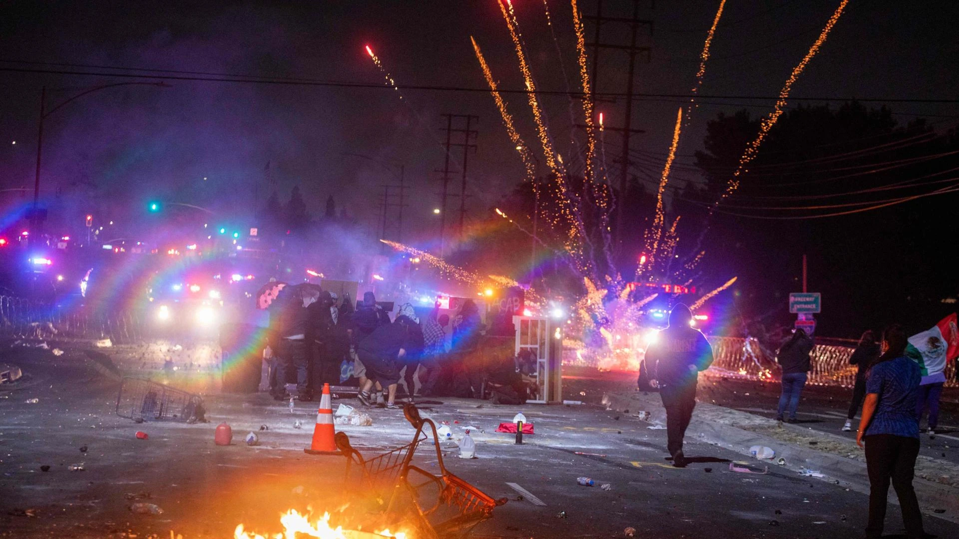 Arresti anti-migranti a Los Angeles: proteste e scontri. Ira di Trump che invia la Guardia nazionale