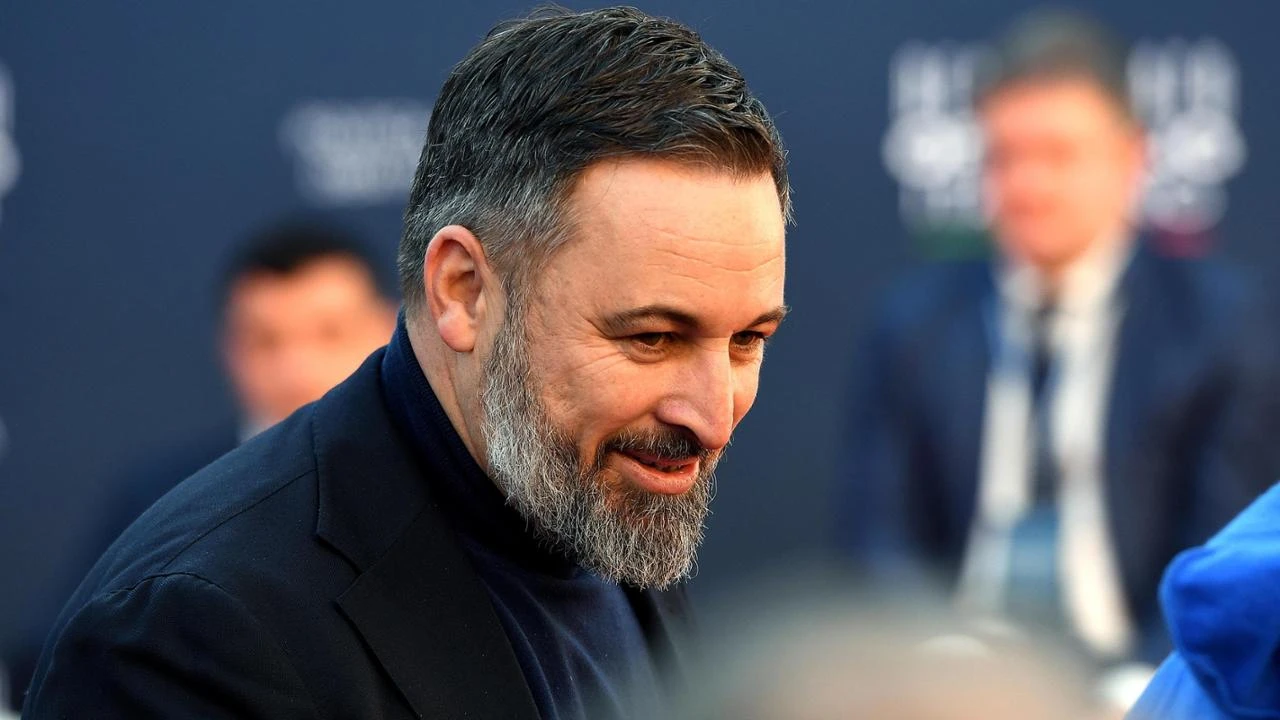 Atreju, il leader di Vox Abascal sul palco. Attesa per il discorso conclusivo della premier Meloni