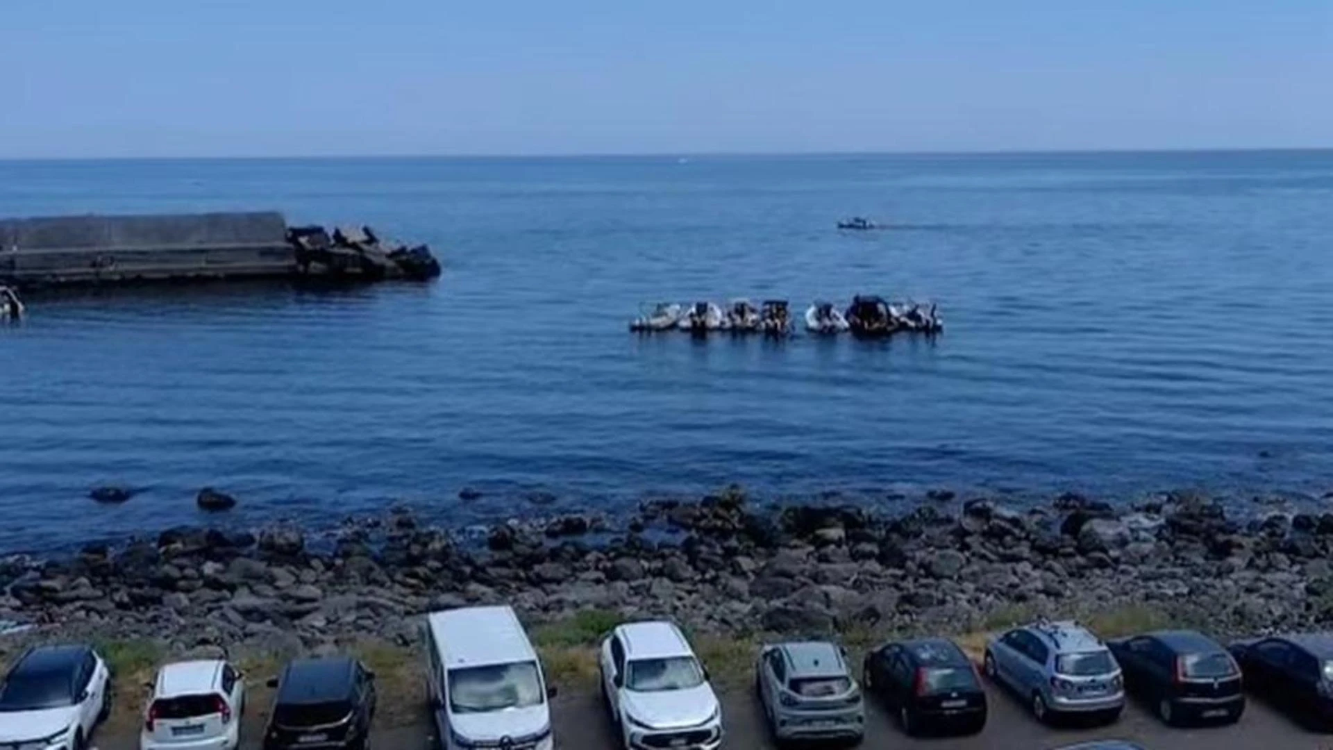 Acireale dice basta alle “feste galleggianti”: vietati gli amplificatori in barca entro 500 metri dalla costa