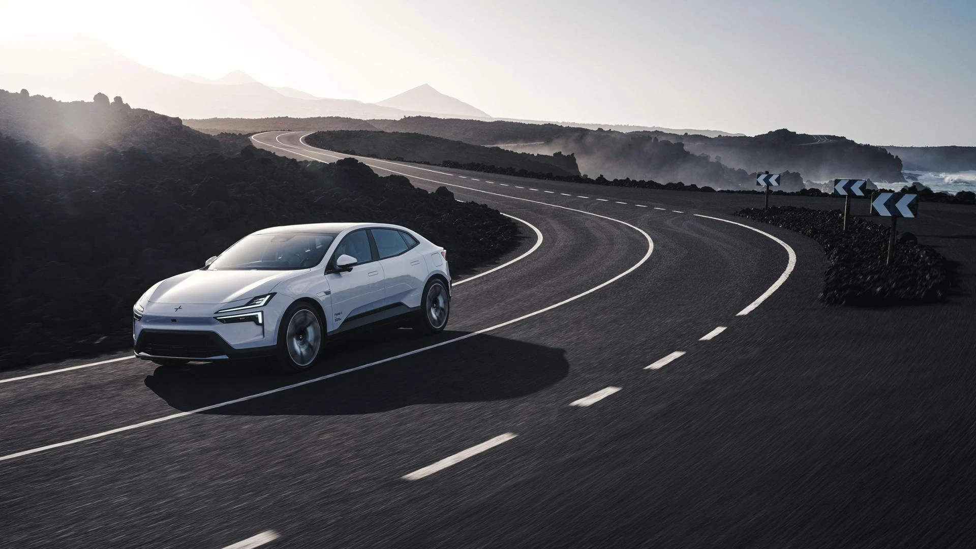 Polestar aggiorna i Suv elettrici 3 e 4: ricarica più rapida e più potenza