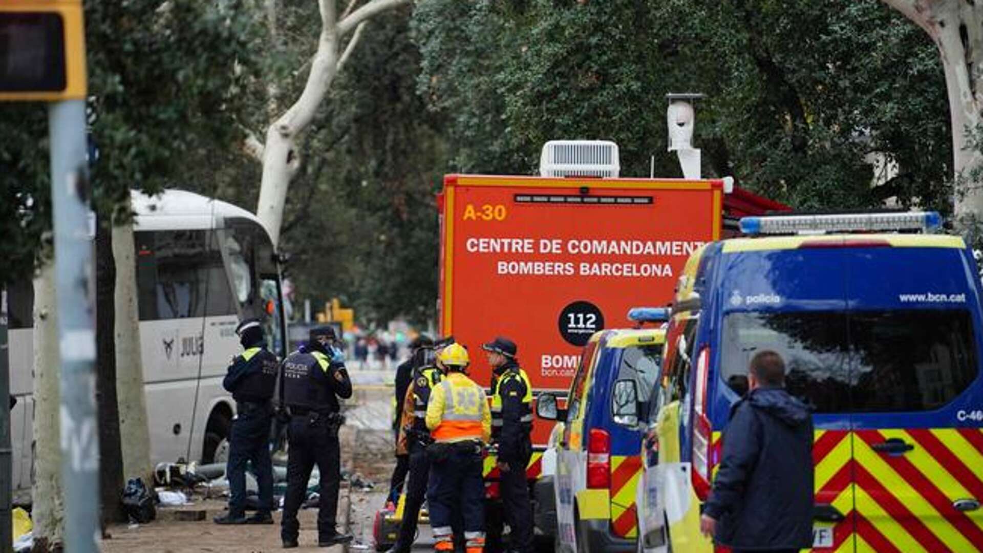 Scontro tra due bus a Barcellona, coinvolto un gruppo di studenti italiani: un ferito