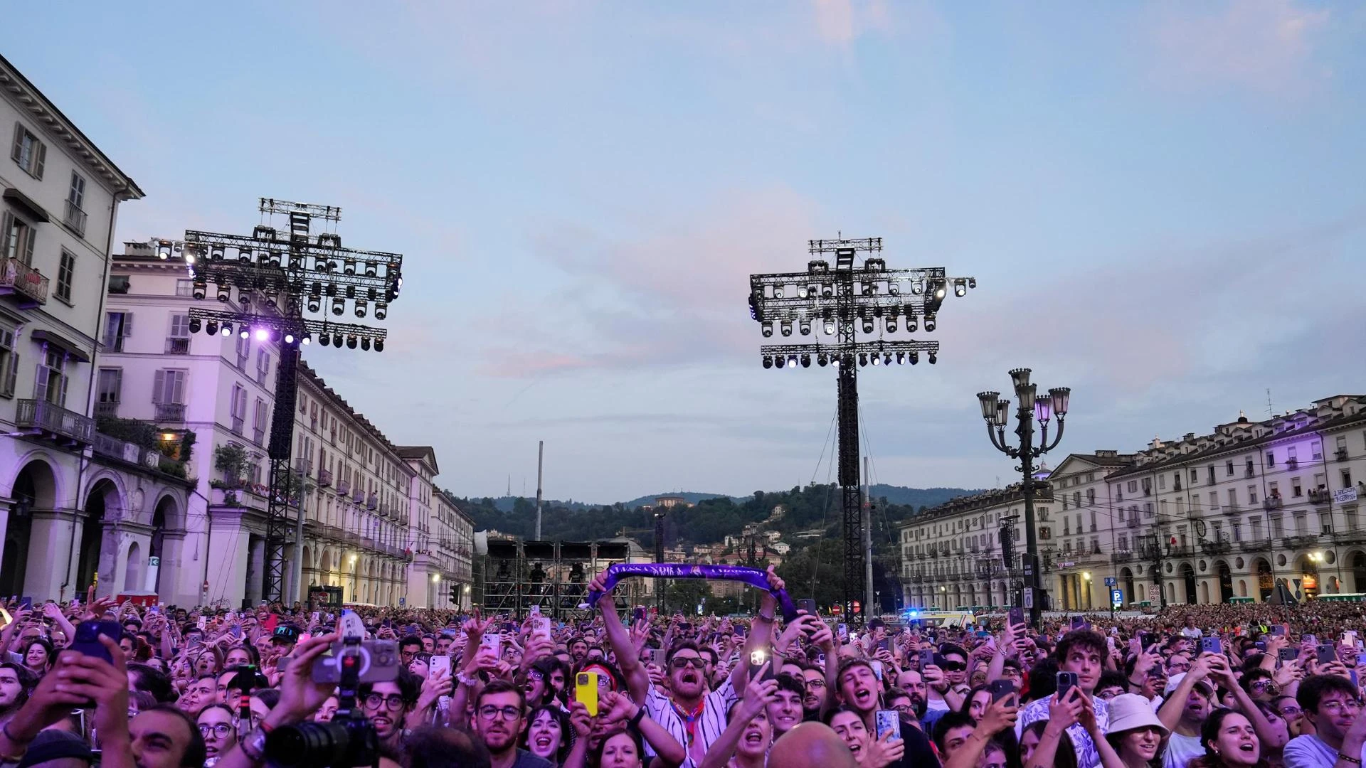 Torino is Fantastic: la festa di San Giovanni incanta Piazza Vittorio
