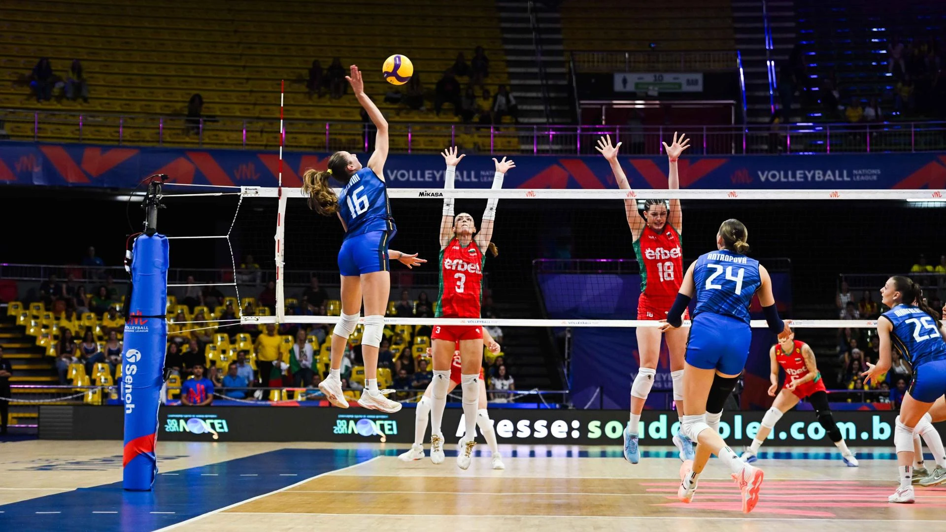 Italia-Bulgaria 3-0: esordio vincente per le azzurre di Velasco nella Vnl 2026, Antropova top scorer