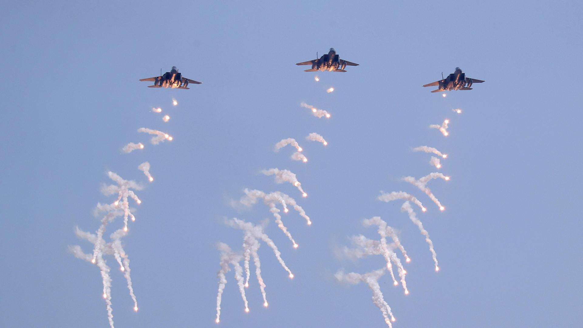 Corea del Sud, un jet militare sgancia per errore bombe sui civili: diversi feriti