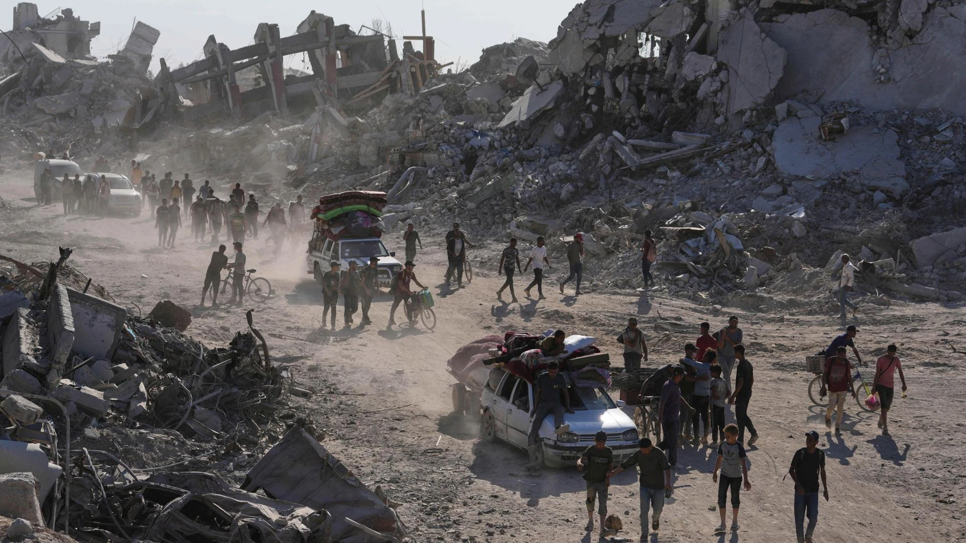 Gaza, via l’esercito israeliano dalla Striscia. Lunedì a Sharm firma dell’accordo e summit con Trump