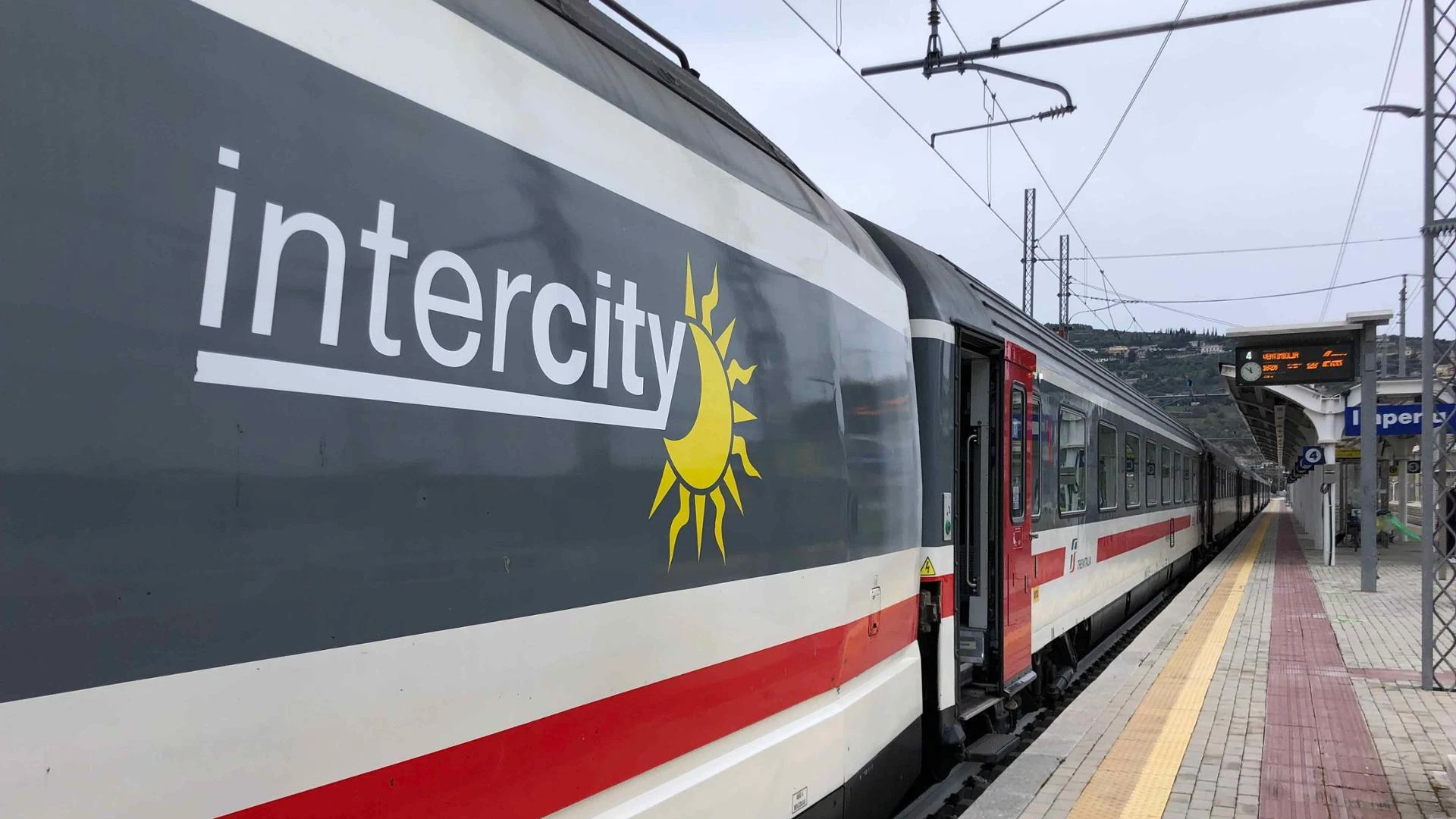 Ferrovie, sciopero giovedì 11 giugno: stop di otto ore